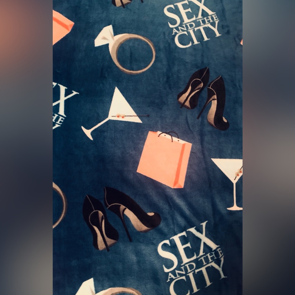 Sex And The City 50" x 70" Plush Throw Blanket • Blue • NEW